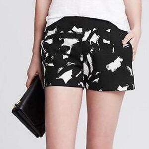 Banana Republic Black and White Jacquard Shorts Sz.0